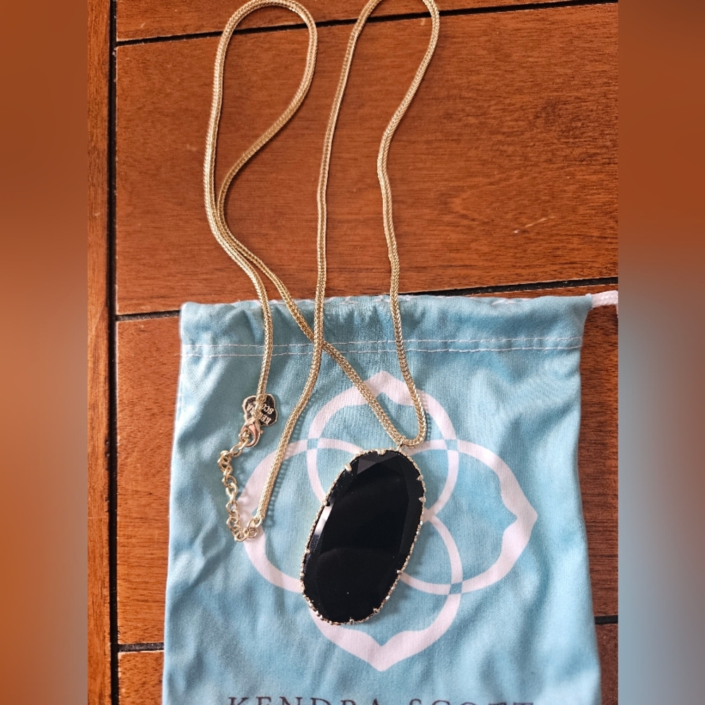 Kendra Scott Black and Gold Pendant Necklace